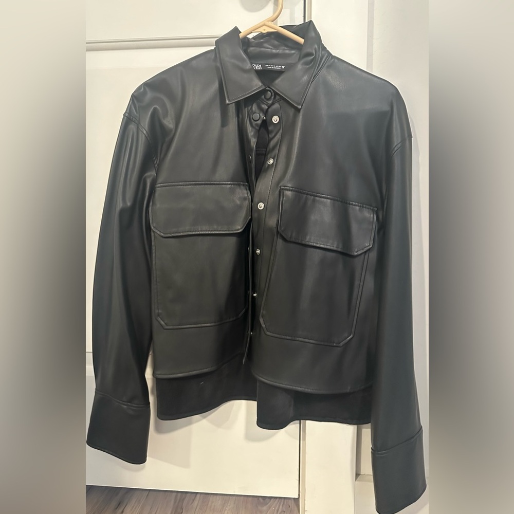 Zara Faux Leather Shirt Size Small
Like New, Pockets, Easy to Wear - Picture 5 of 11